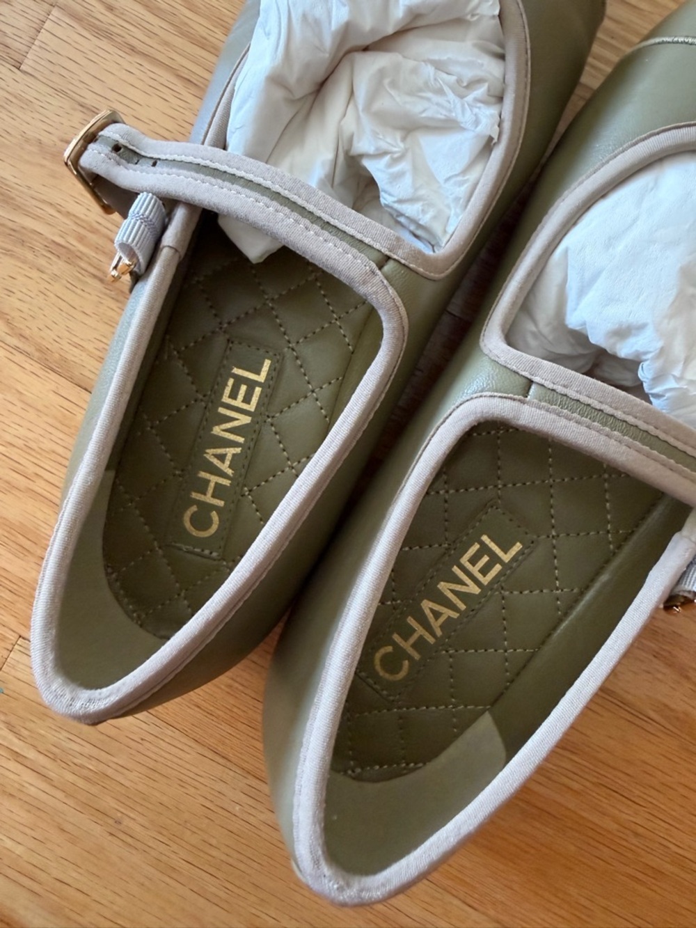 CHANEL Olive Green and Beige CC Strap Ballet Flats - Picture 3 of 4